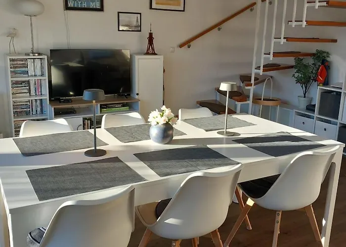 With 2 Bedrooms Сasa de vacaciones *